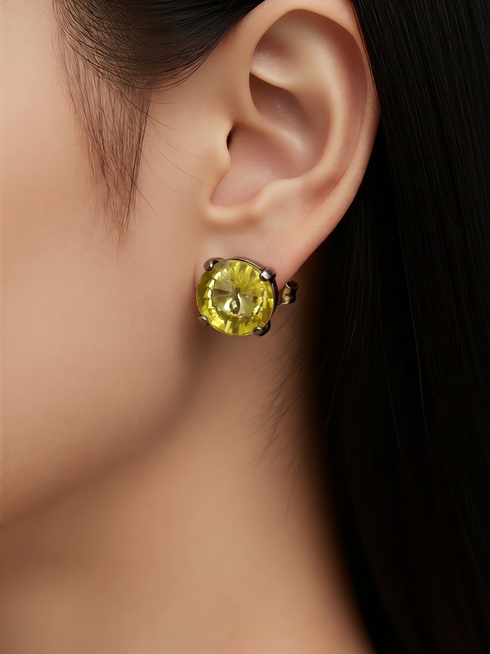 Plunder yellow crystal stud earrings